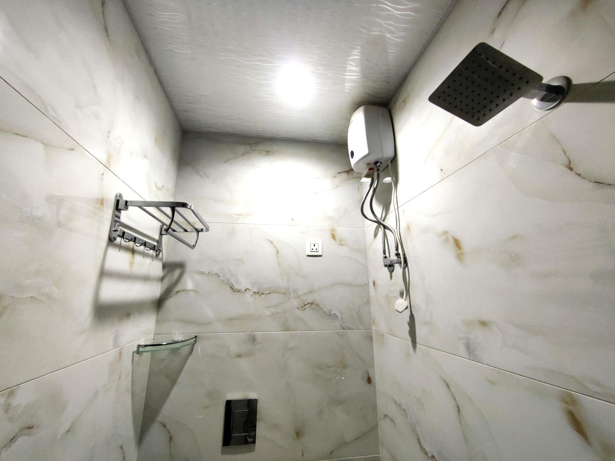 Hotel Comfy Inn Mumbai Exteriör bild