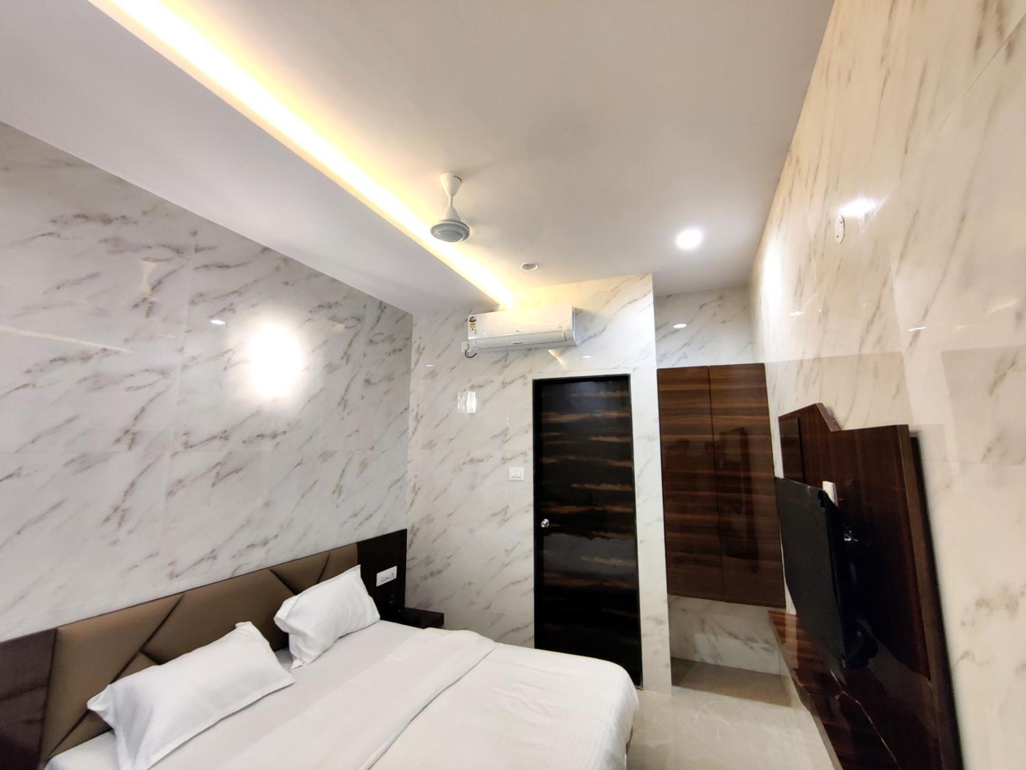 Hotel Comfy Inn Mumbai Exteriör bild
