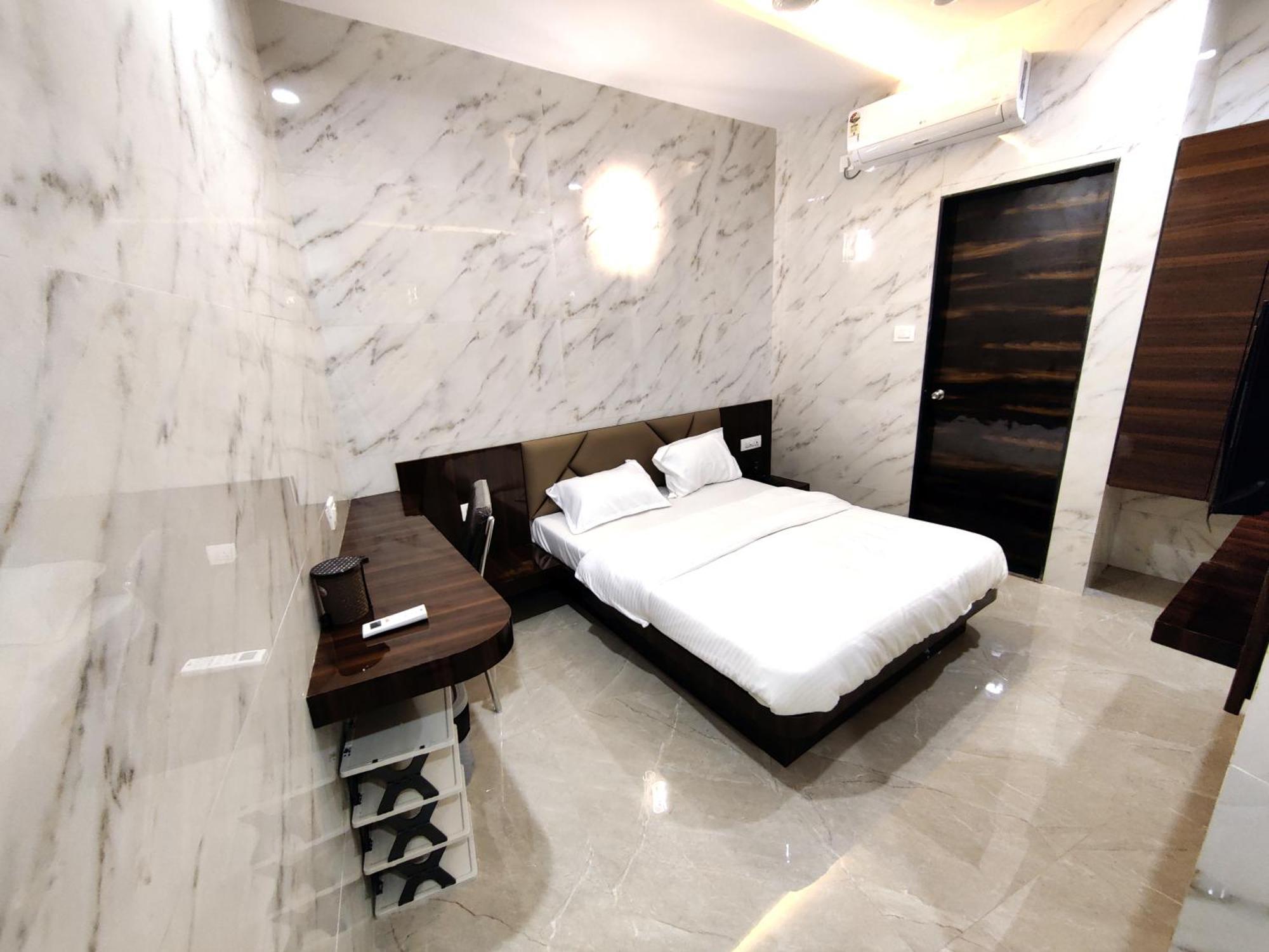 Hotel Comfy Inn Mumbai Exteriör bild