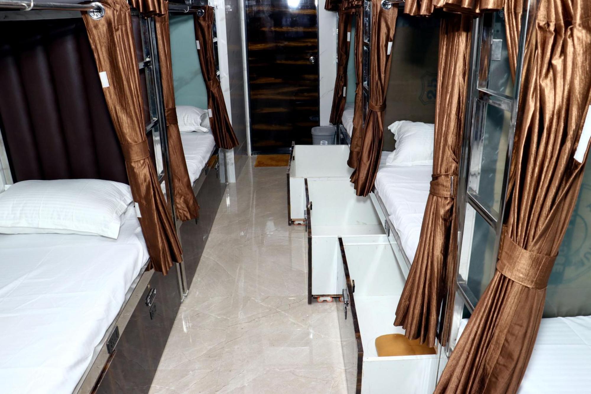 Hotel Comfy Inn Mumbai Exteriör bild